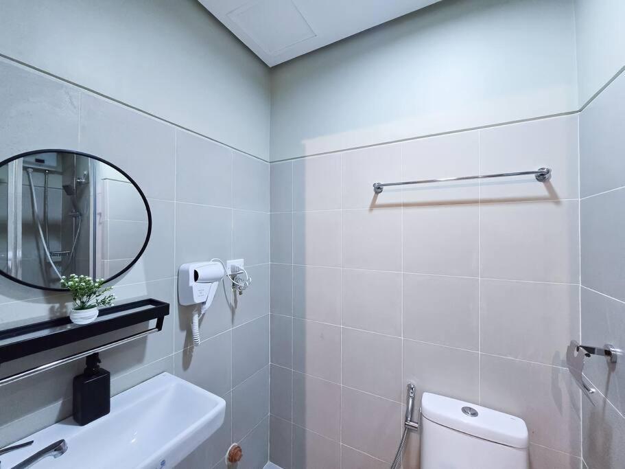 Apartment 1br Unit Condotel W Balcony Fame Residences -fm34