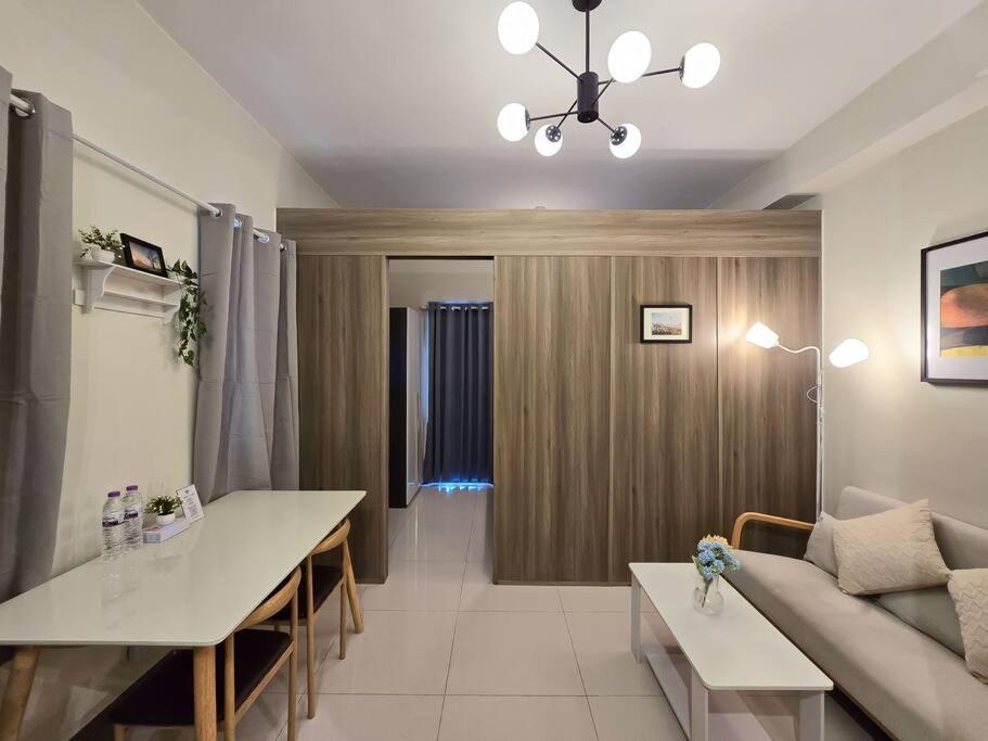 1br Unit Condotel W Balcony Fame Residences -fm34 Apartment