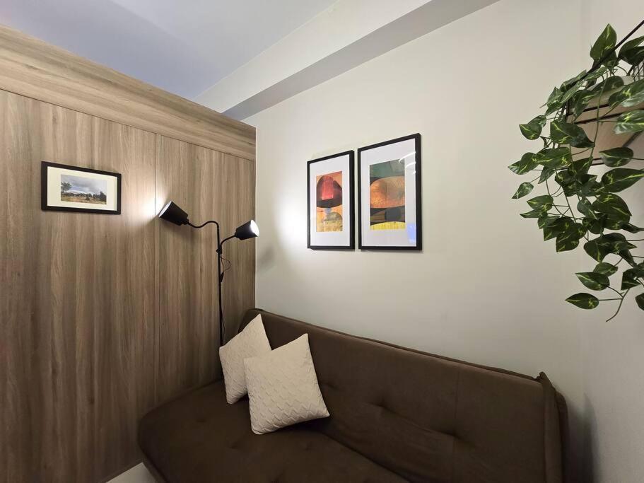 1br Unit Condotel W Balcony Fame Residences -fm33 * Manila