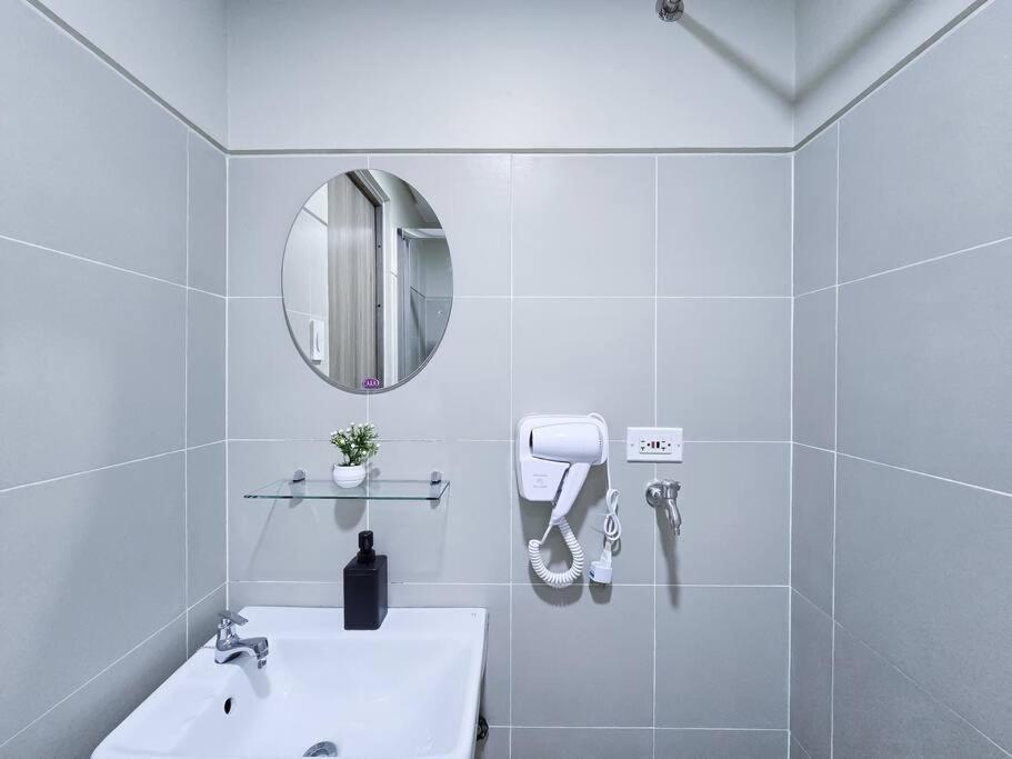 Apartment 1br Unit Condotel W Balcony Fame Residences -fm33 *