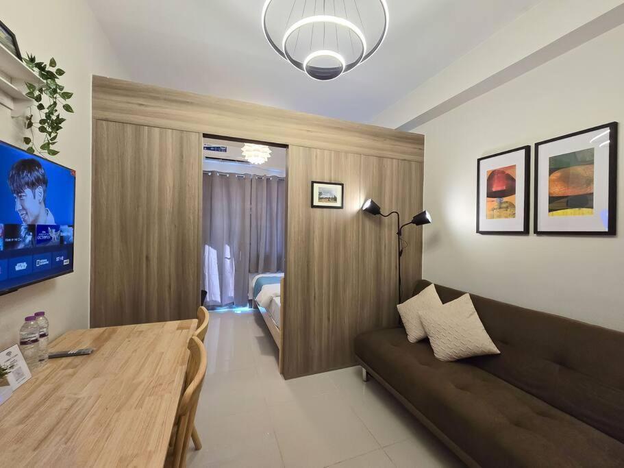 1br Unit Condotel W Balcony Fame Residences -fm33 Apartment *