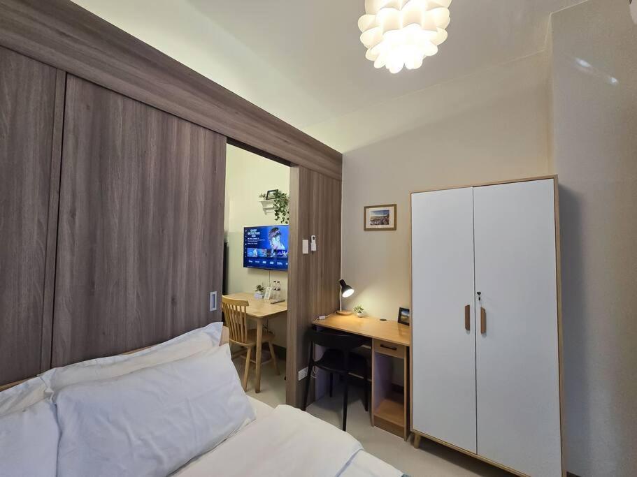 1br Unit Condotel W Balcony Fame Residences -fm33 Apartment Manila