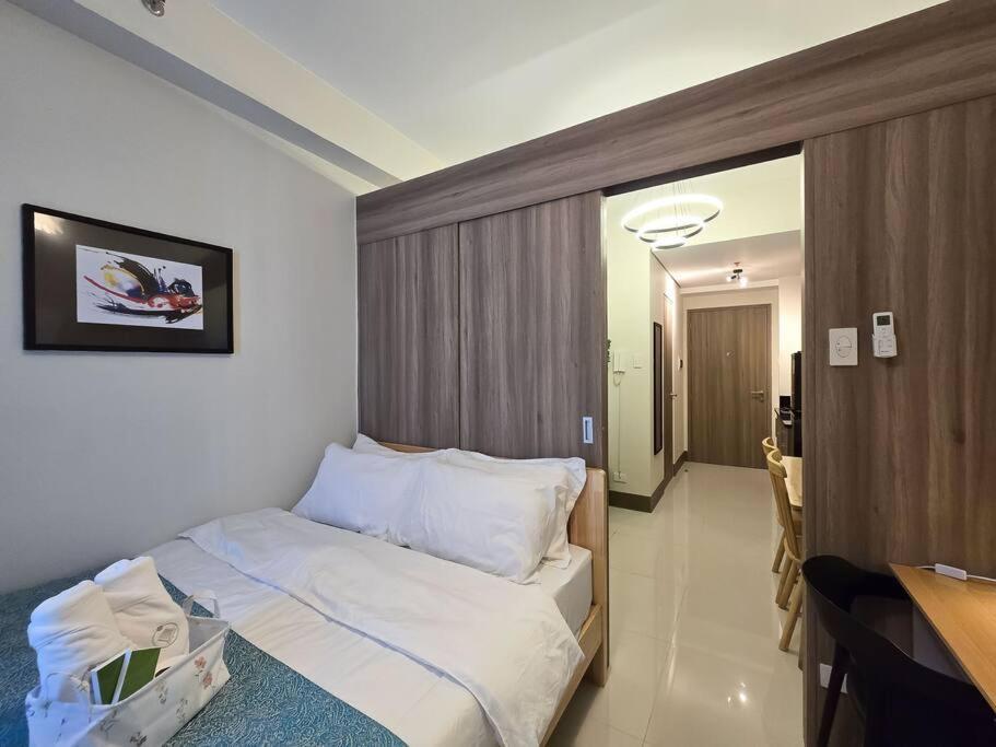 1br Unit Condotel W Balcony Fame Residences -fm33 *