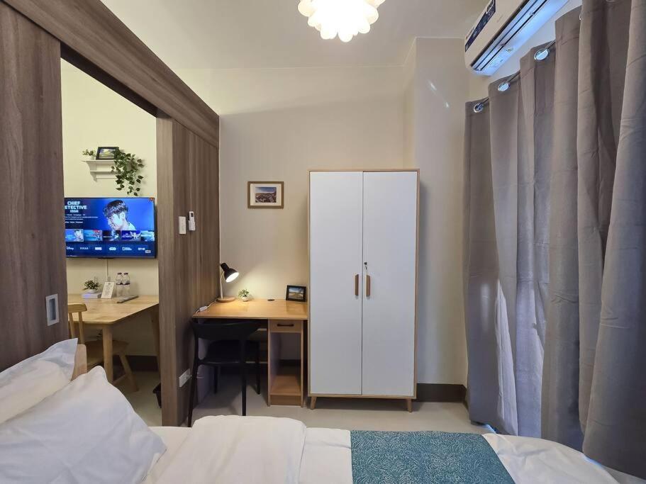 Apartment 1br Unit Condotel W Balcony Fame Residences -fm33 Manila