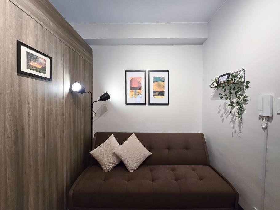 Apartment 1br Unit Condotel W Balcony Fame Residences -fm32 Manila