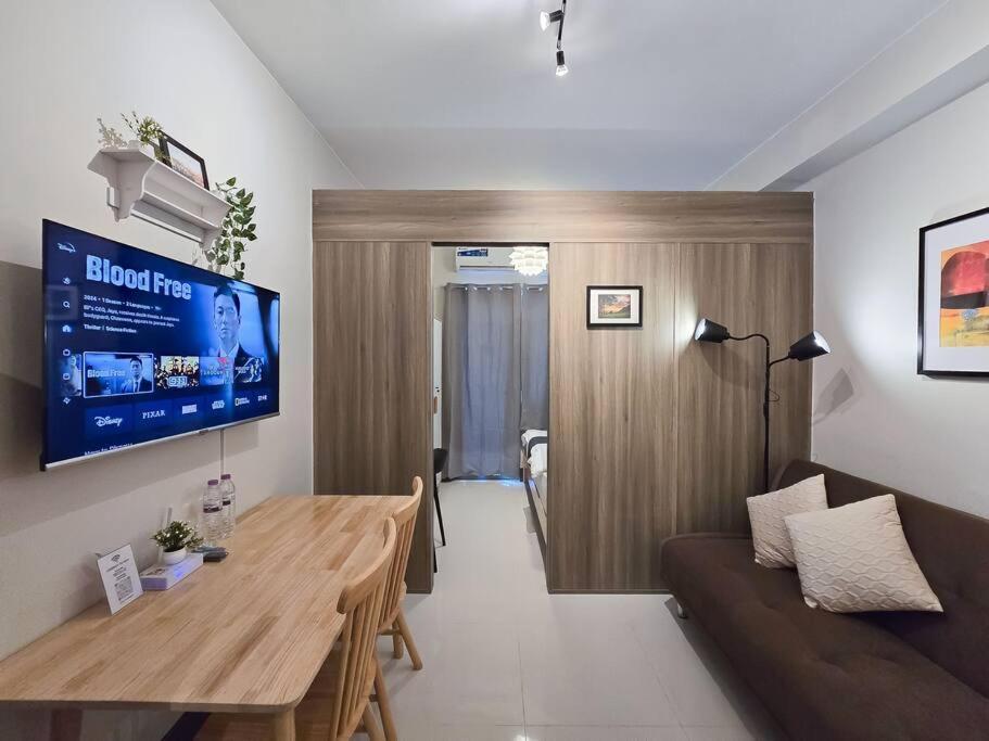 1br Unit Condotel W Balcony Fame Residences -fm32 Apartment Manila