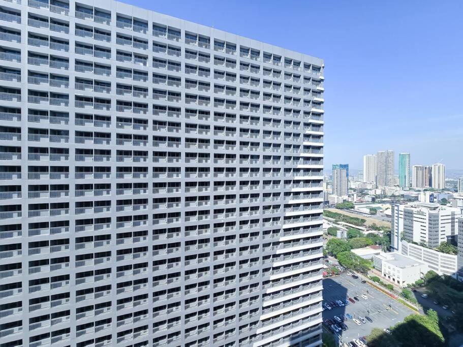 1br Unit Condotel W Balcony Fame Residences -fm32 Apartment Manila