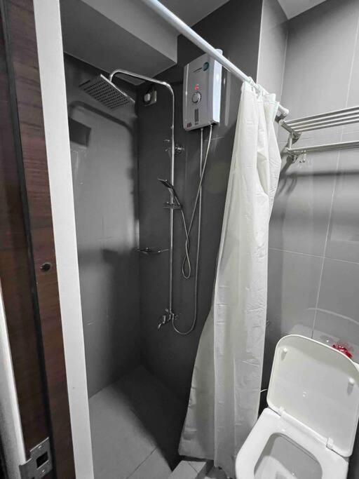 Apartment Air Residences - 1 Bedroom Unit With Wifi And Netflix Manila