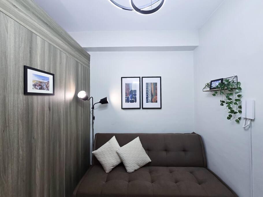1br Unit Condotel W Balcony Fame Residences -fm31 Apartment Manila
