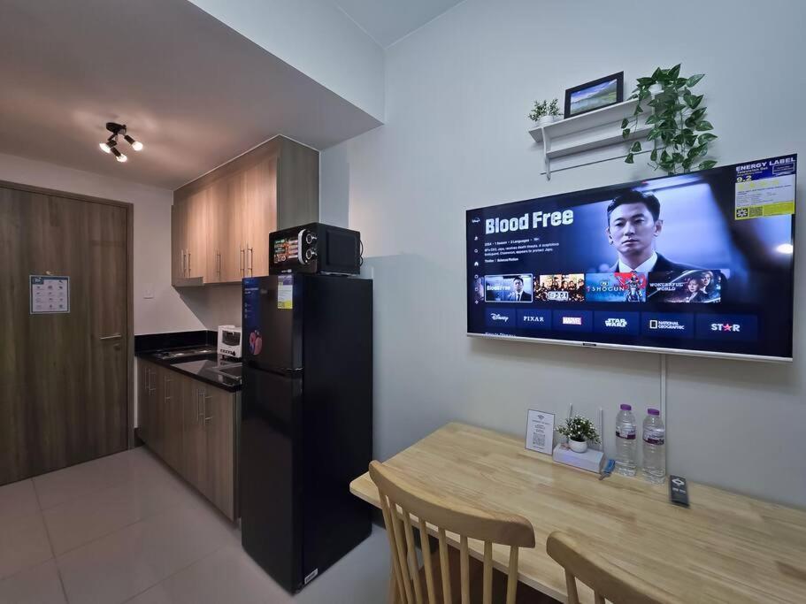 1br Unit Condotel W Balcony Fame Residences -fm31 * Manila