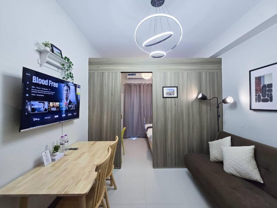 Apartment 1br Unit Condotel W Balcony Fame Residences -fm31