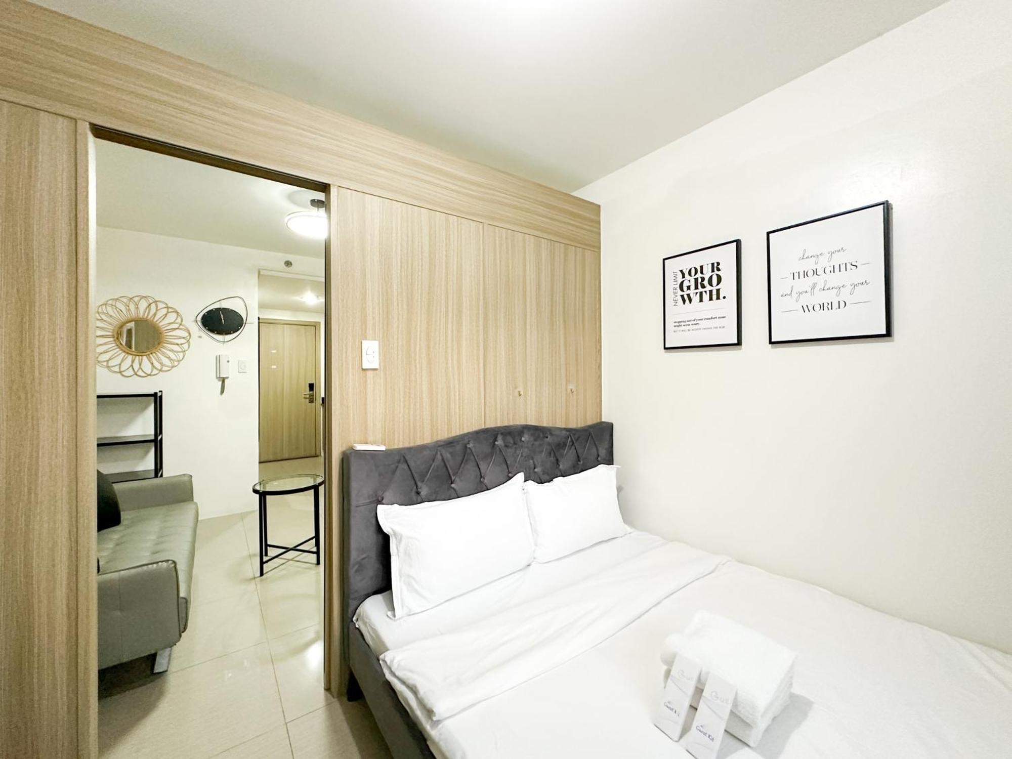 Gemstonebr In Smdc Shore Residences * Manila