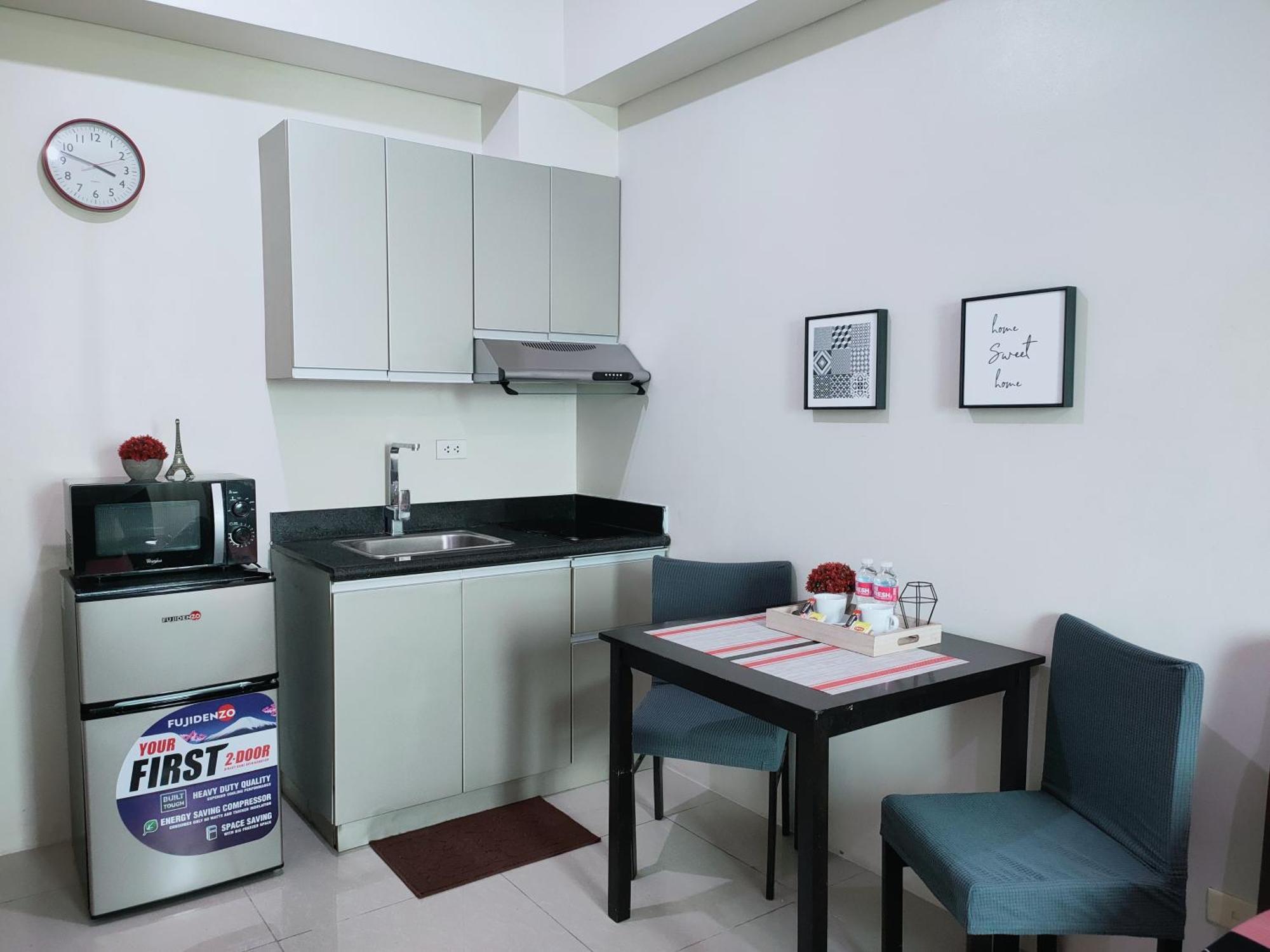The Beacon Makati By Cozi Condotels *
