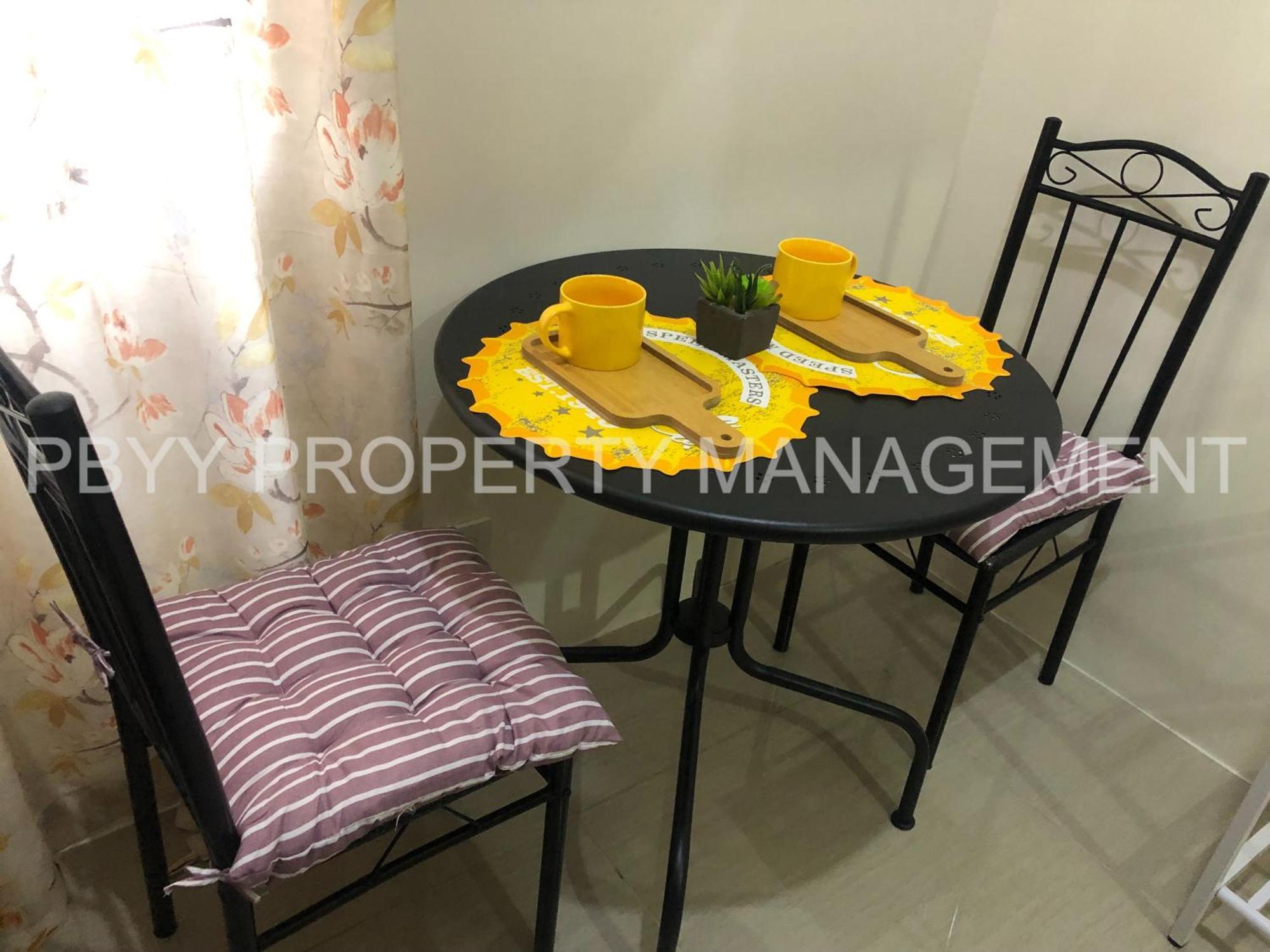 Shore Residences, Mall Of Complex By Pbyy Apartment Manila