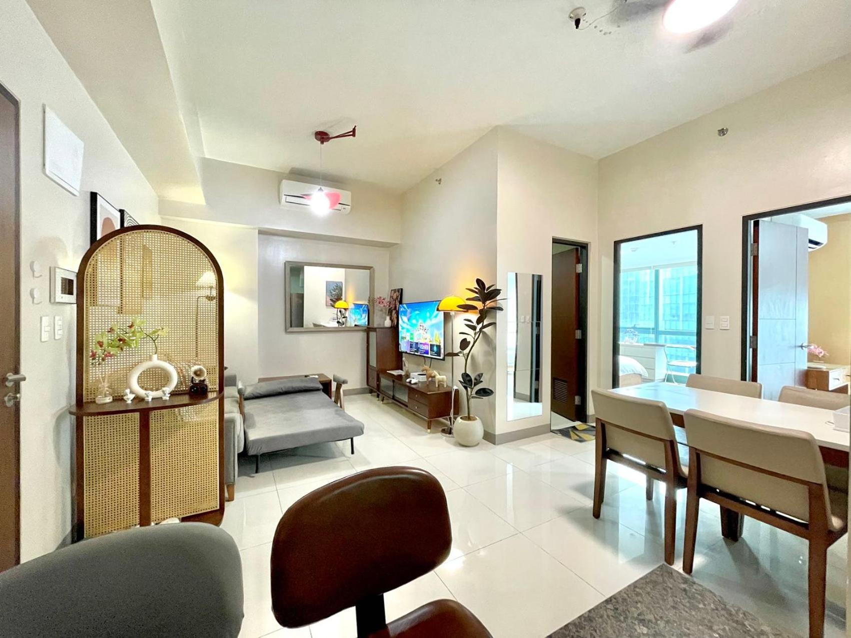Apartment Spacious 2-br Unit In One Uptown Residences *