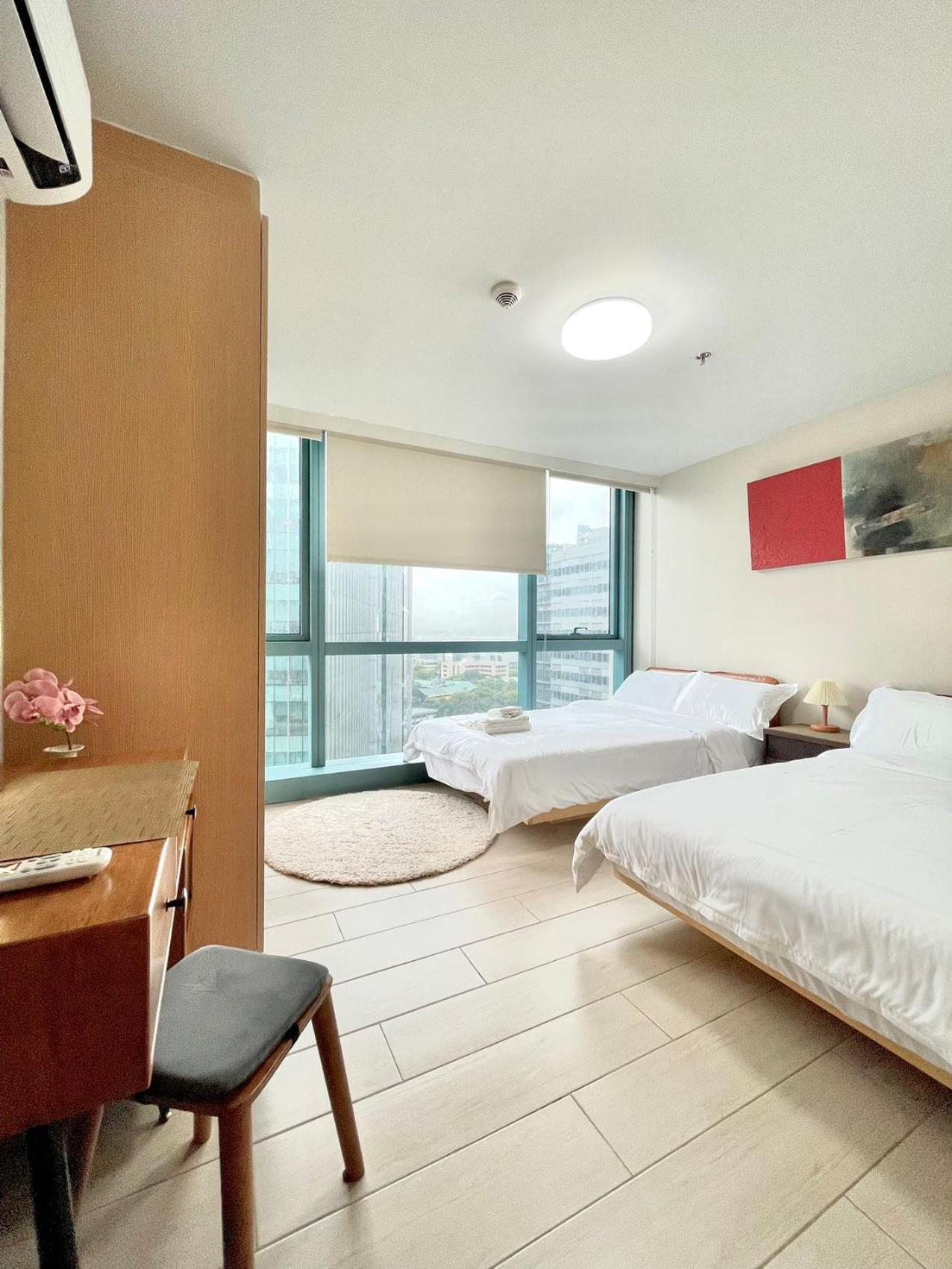 Spacious 2-br Unit In One Uptown Residences
