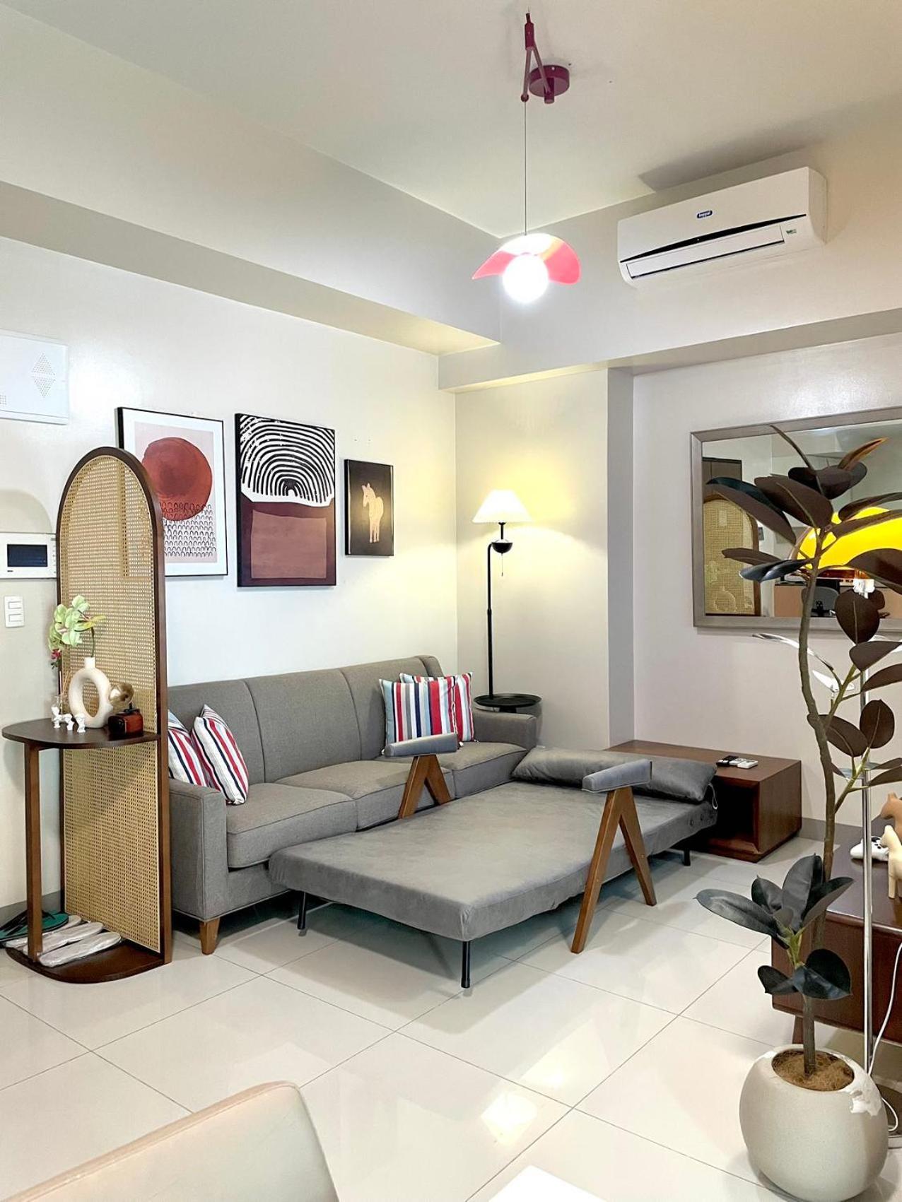 Apartment Spacious 2-br Unit In One Uptown Residences *