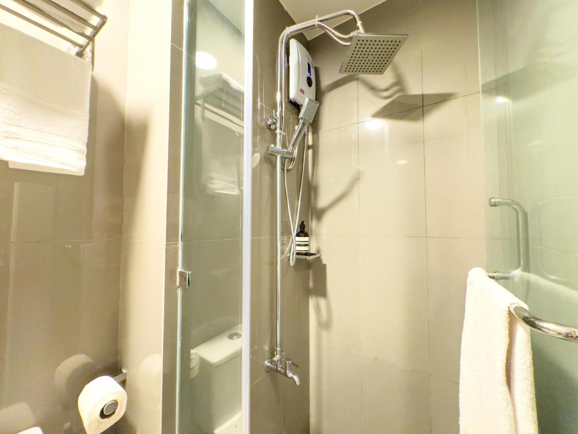 1br Makati, Air Residences M002 Manila