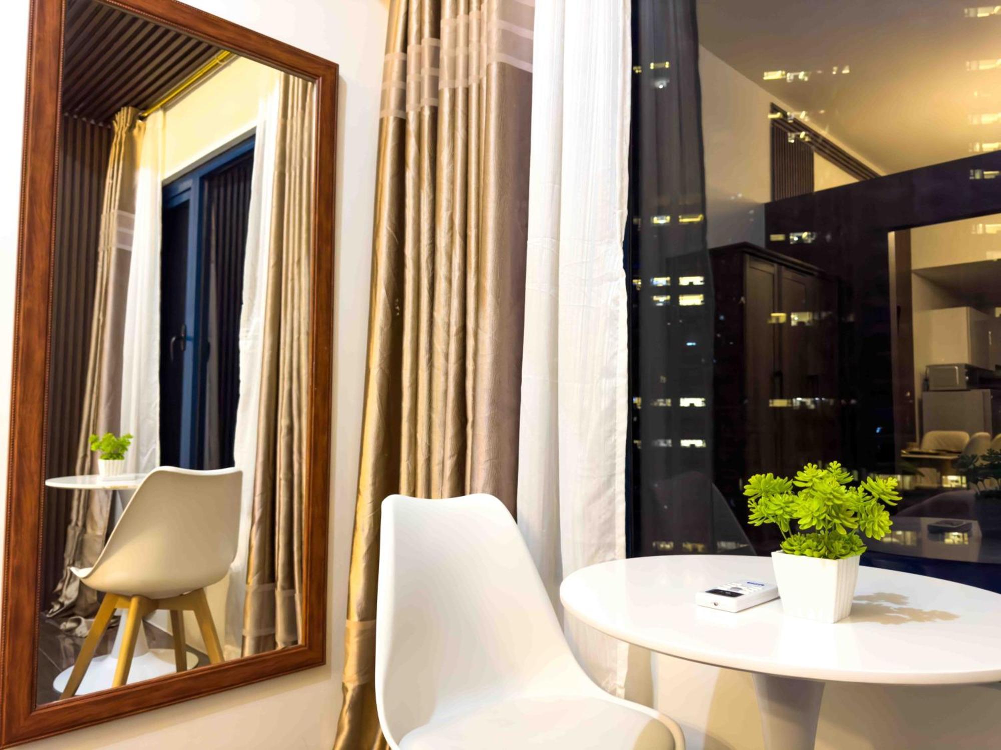 Apartment 1br Makati, Air Residences M002 *