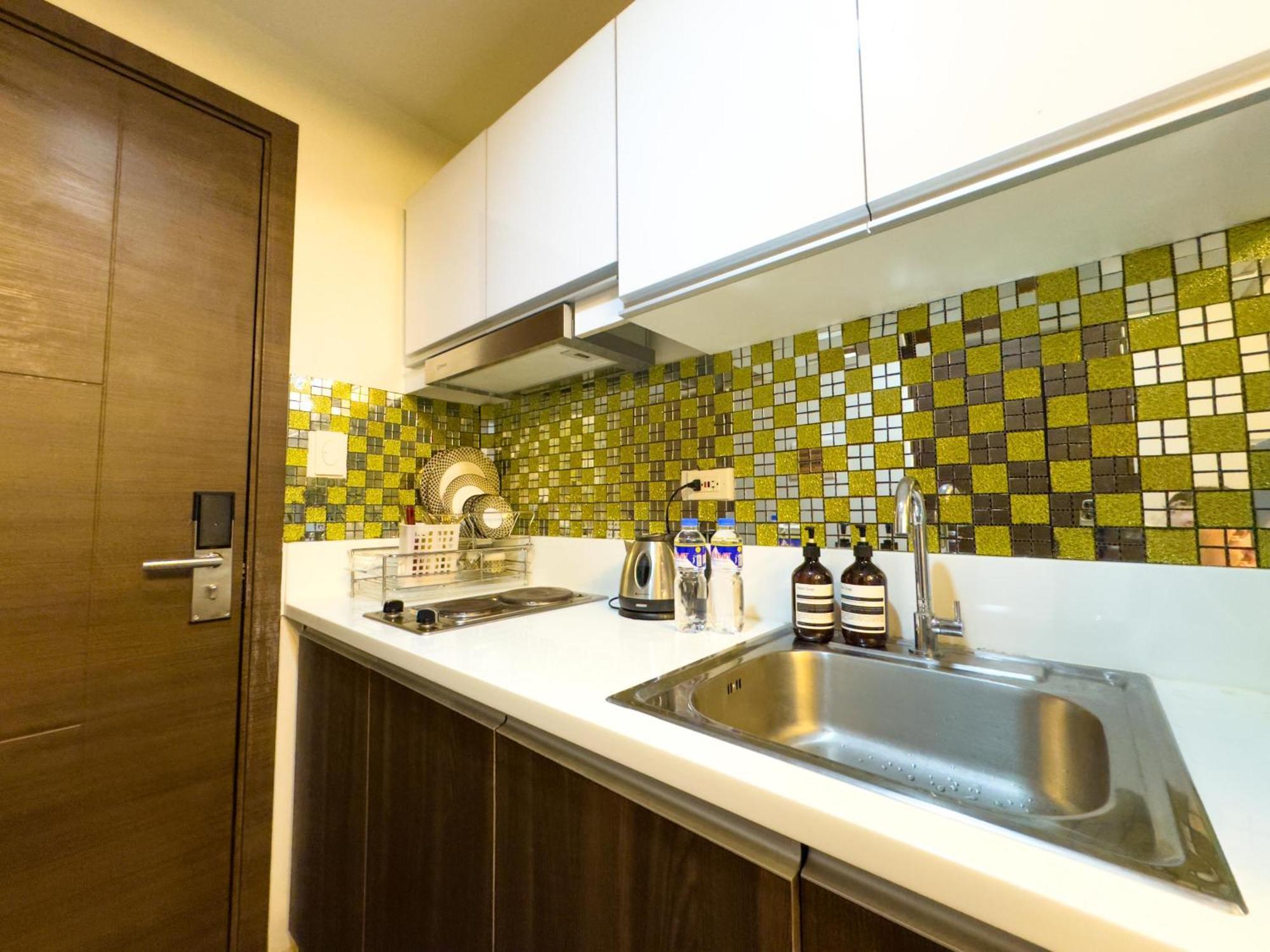 1br Makati, Air Residences M002 Apartment
