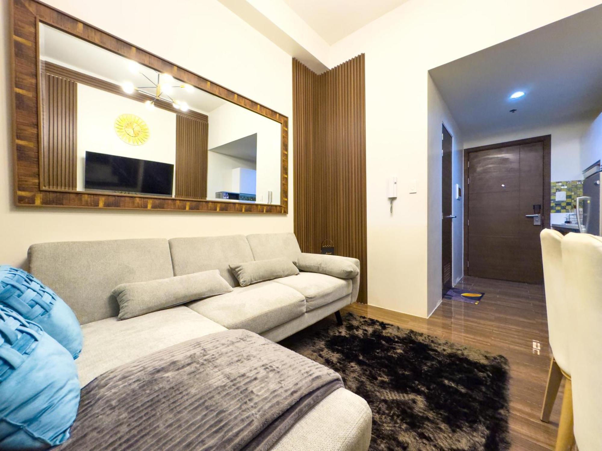 Apartment 1br Makati, Air Residences M002 *