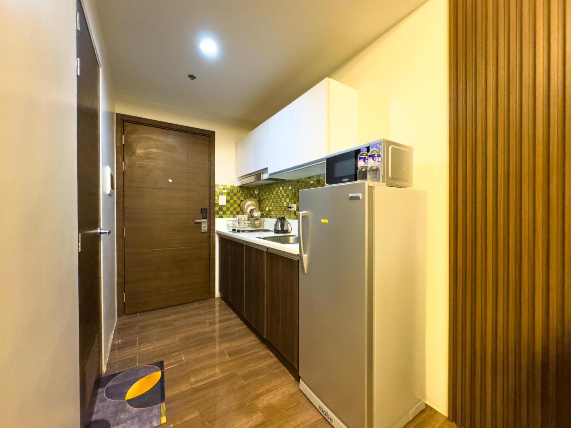 Apartment 1br Makati, Air Residences M002 Manila