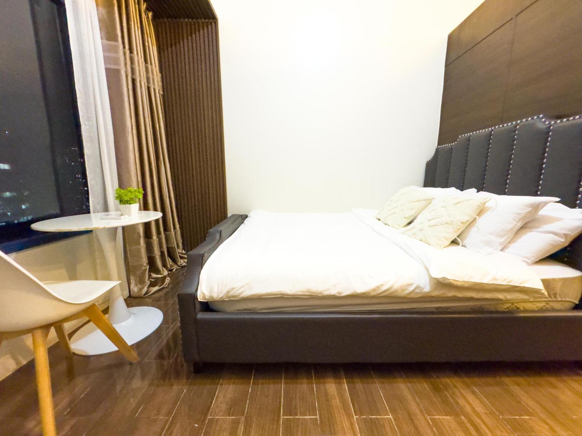 1br Makati, Air Residences M002 *