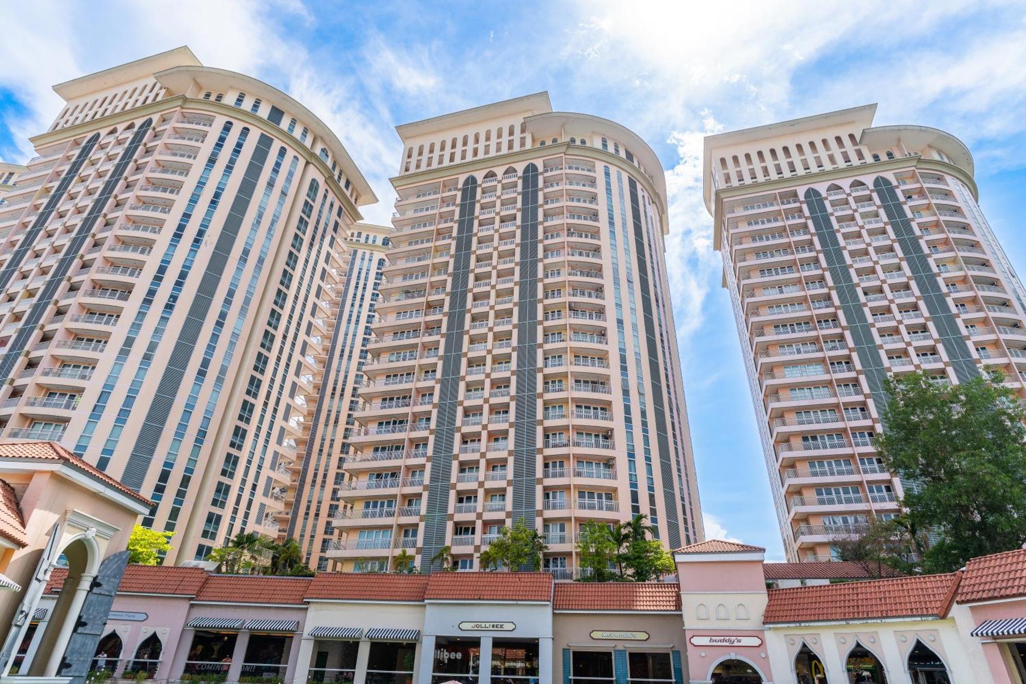 Tropicalia Family Apartment Manila