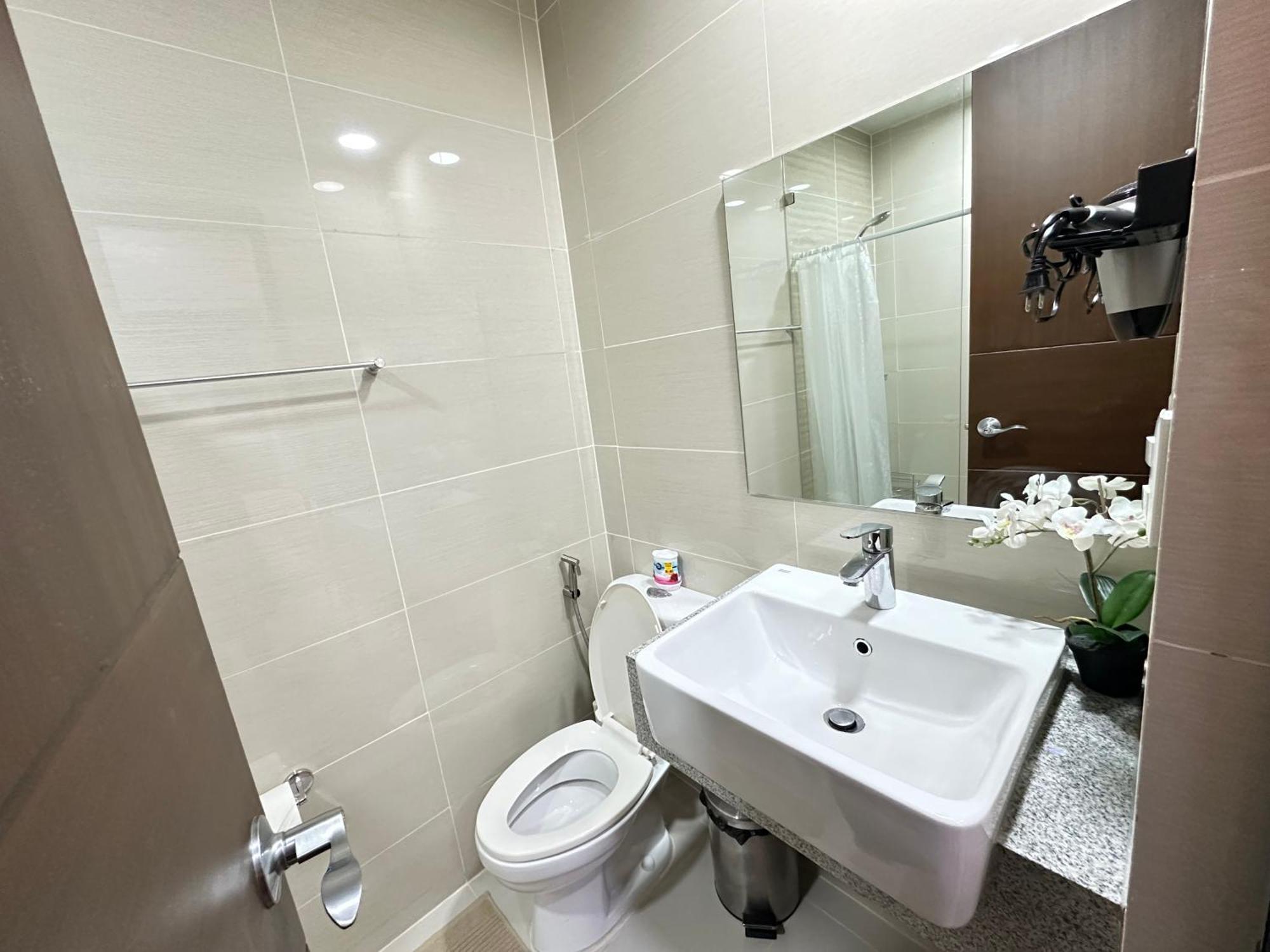 Relax And Unwind At Uptown Bgc Apartamento Manila