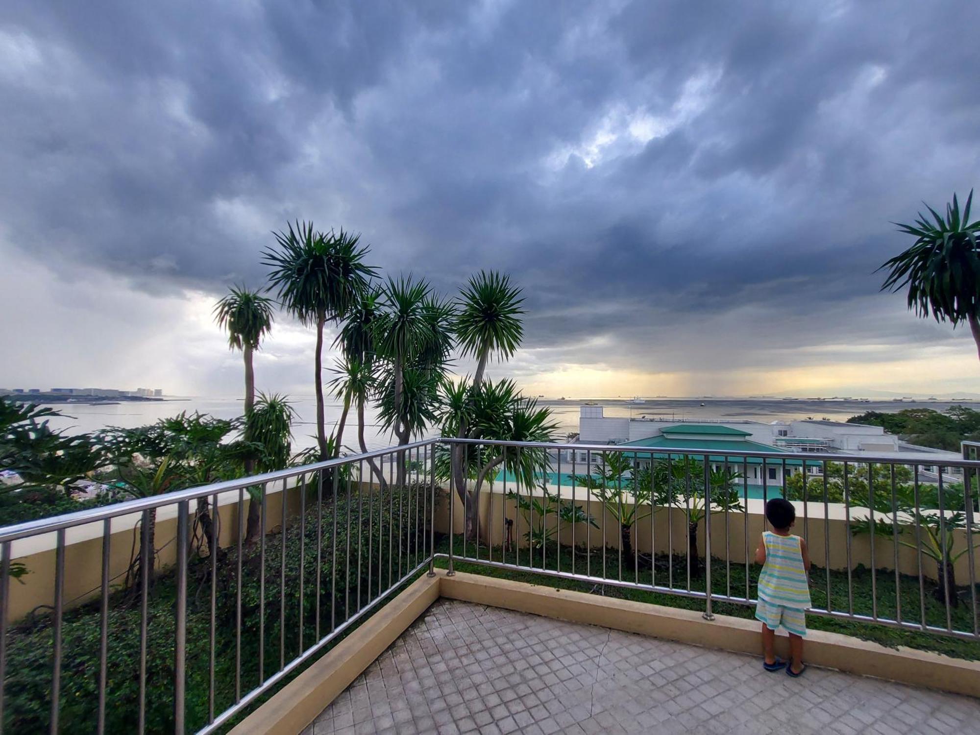 Magnificent View Of Bay, Roxas Blvd, Us Embassy * Manila