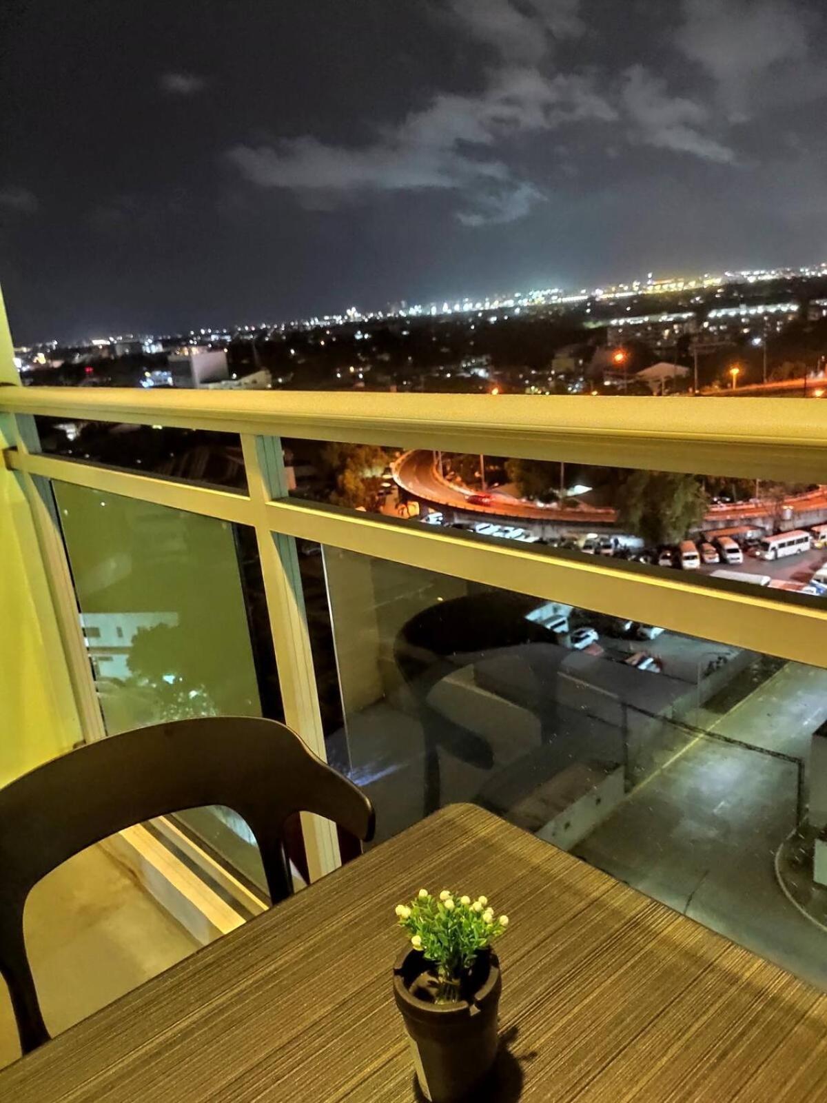 Aparthotel Residences In Azure Condominium Paranaque City Metro *