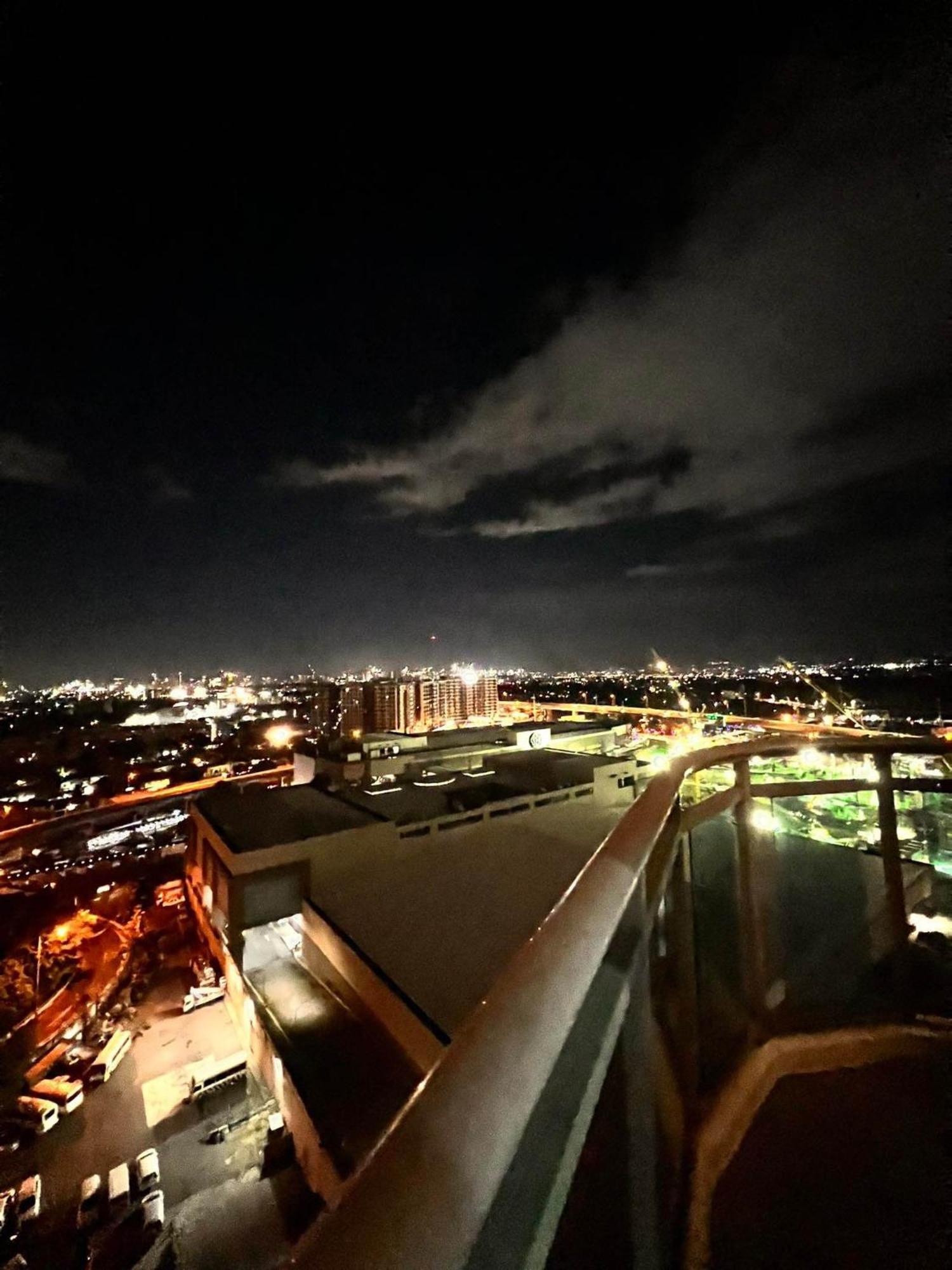 Aparthotel Riel's Condotel In Azure Beach Residences
