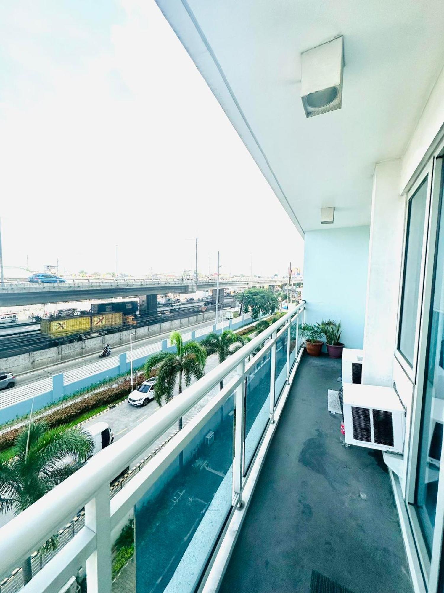 Aparthotel Riel's Condotel In Azure Beach Residences Manila