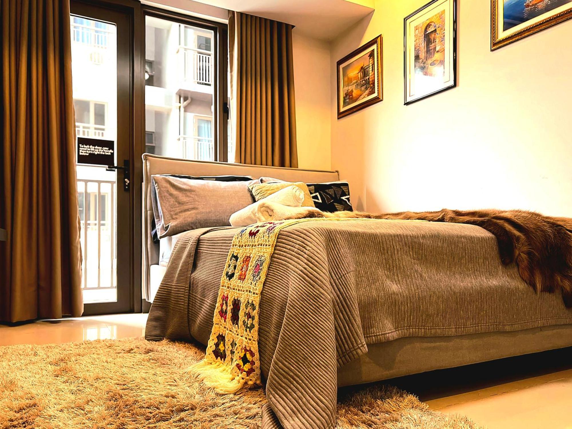 Urban Oasis: Prime With Airport Convenience Apartment Manila