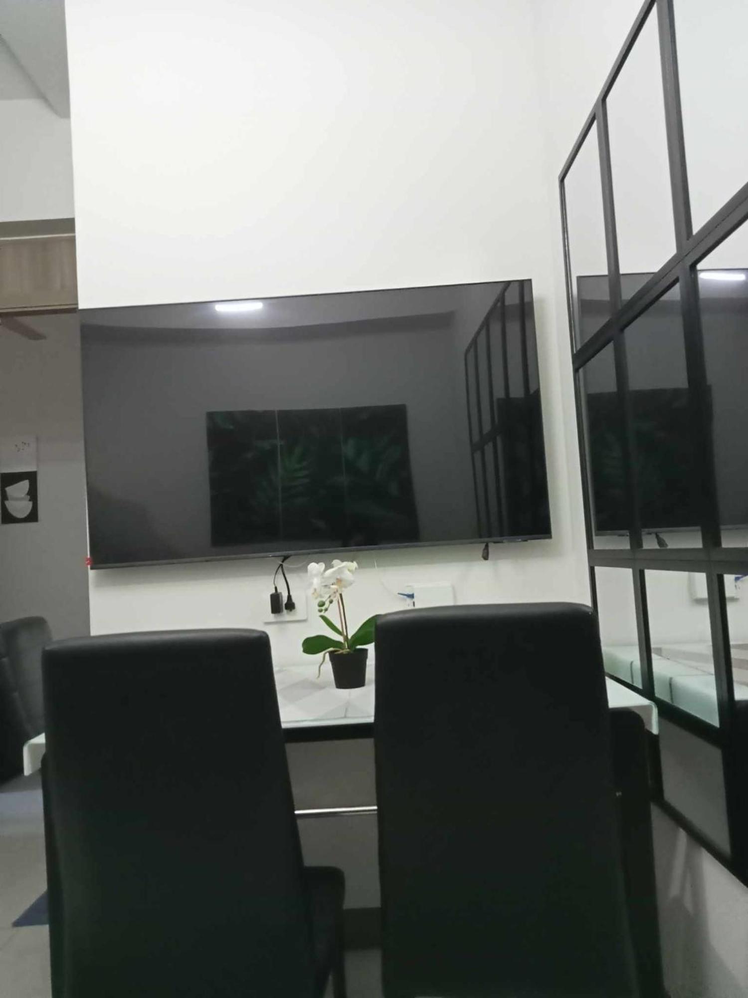 Free Wi-fi Luxurious Haven By The Bay - 2br Near Moa Picc Ccp Apartment