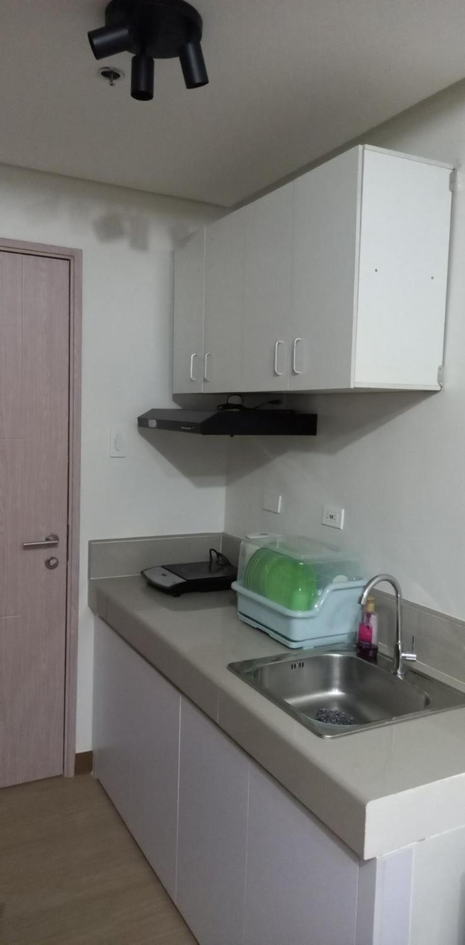 Comfy 1 Bedroom With Netflix & Free Wifi - Trees Residences Apartment Manila