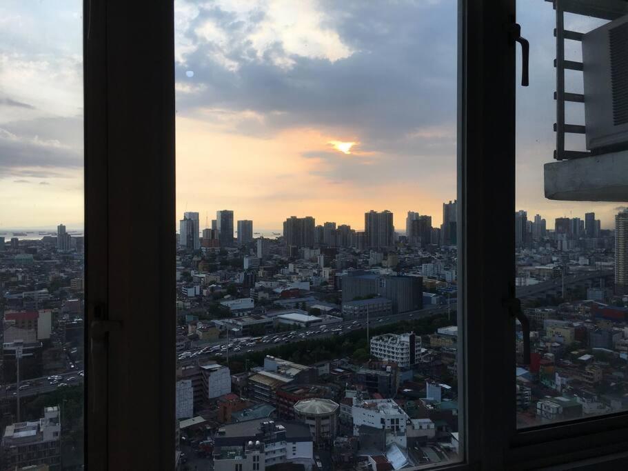 Sunset View2 Bahamas - The Beacon, Makati * Manila