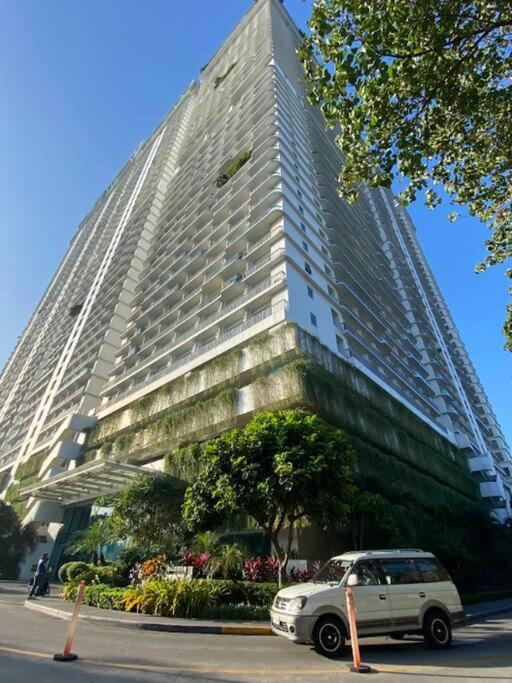 Skyloft Acqua Private Residences Apartment *