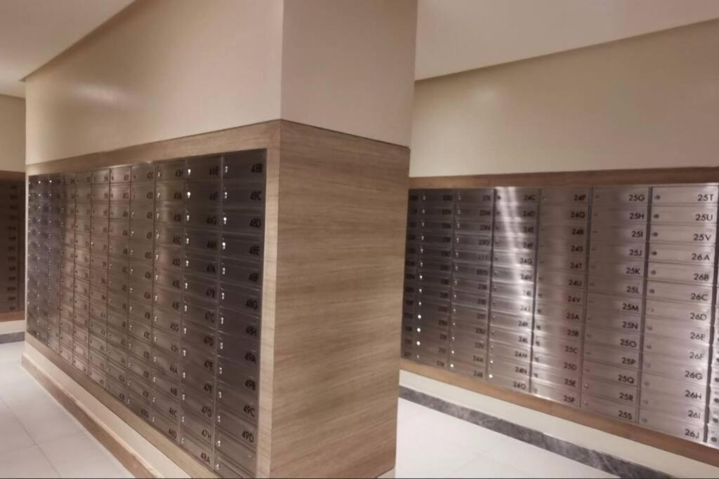 Free Parking With Balcony And View At Uptown Parksuites Bgc Apartment *
