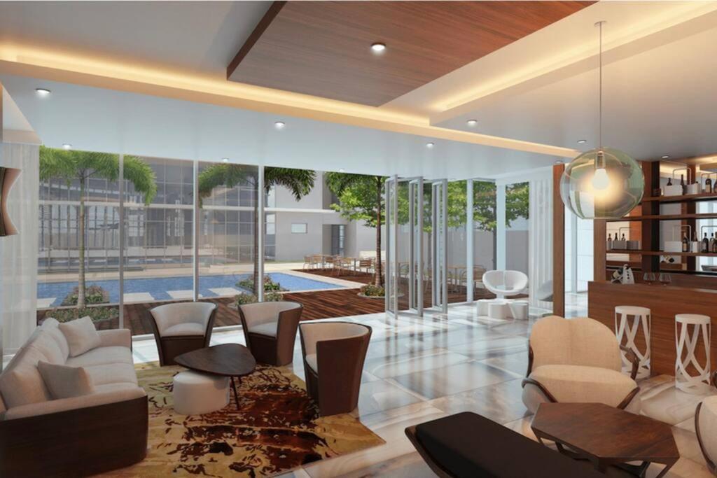 Free Parking With Balcony And View At Uptown Parksuites Bgc Apartment