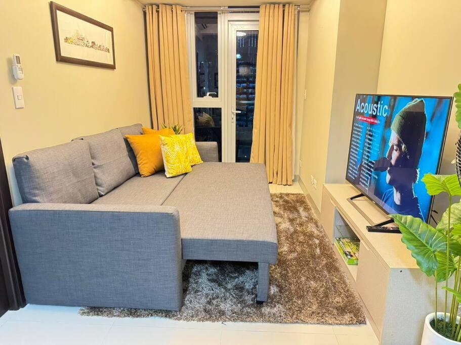 Executive Gem Beside Malls And Bars At Uptown Bgc