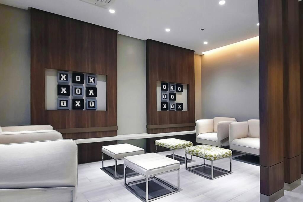 Executive Gem Beside Malls And Bars At Uptown Bgc * Manila