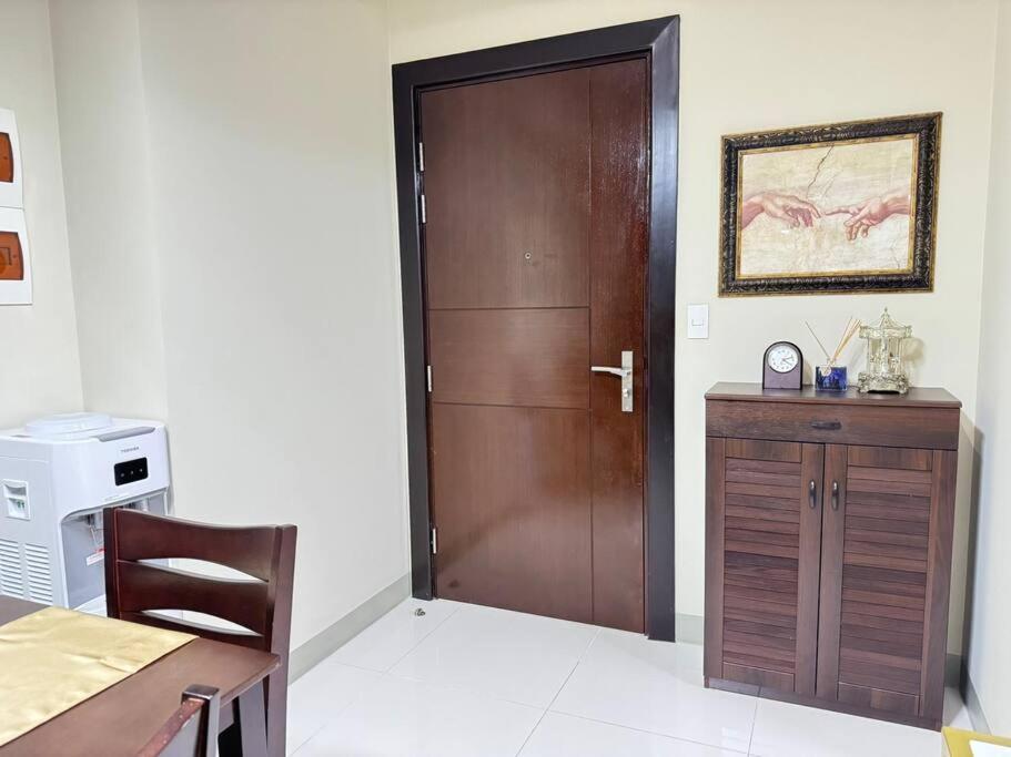 Executive Gem Beside Malls And Bars At Uptown Bgc Apartment Manila