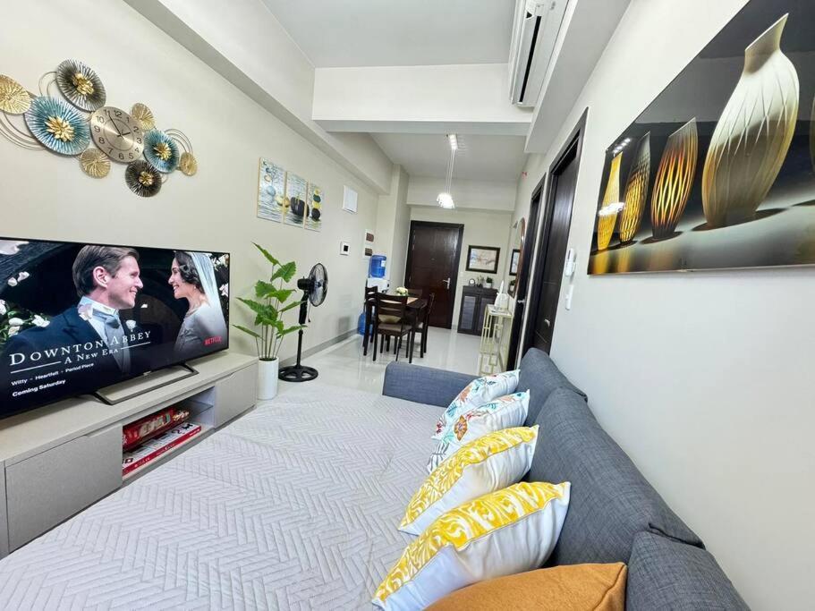 Executive Gem Beside Malls And Bars At Uptown Bgc