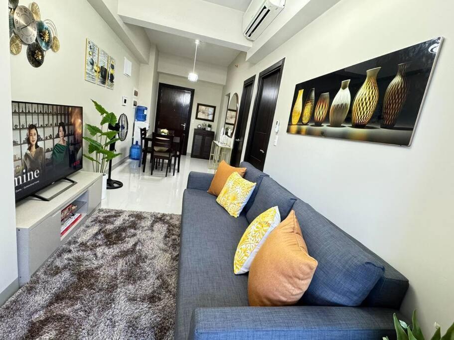 Executive Gem Beside Malls And Bars At Uptown Bgc Apartment *