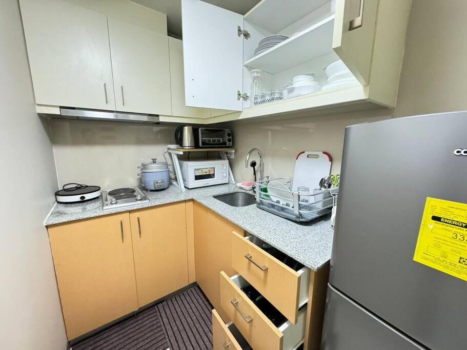 Executive Gem Beside Malls And Bars At Uptown Bgc * Manila