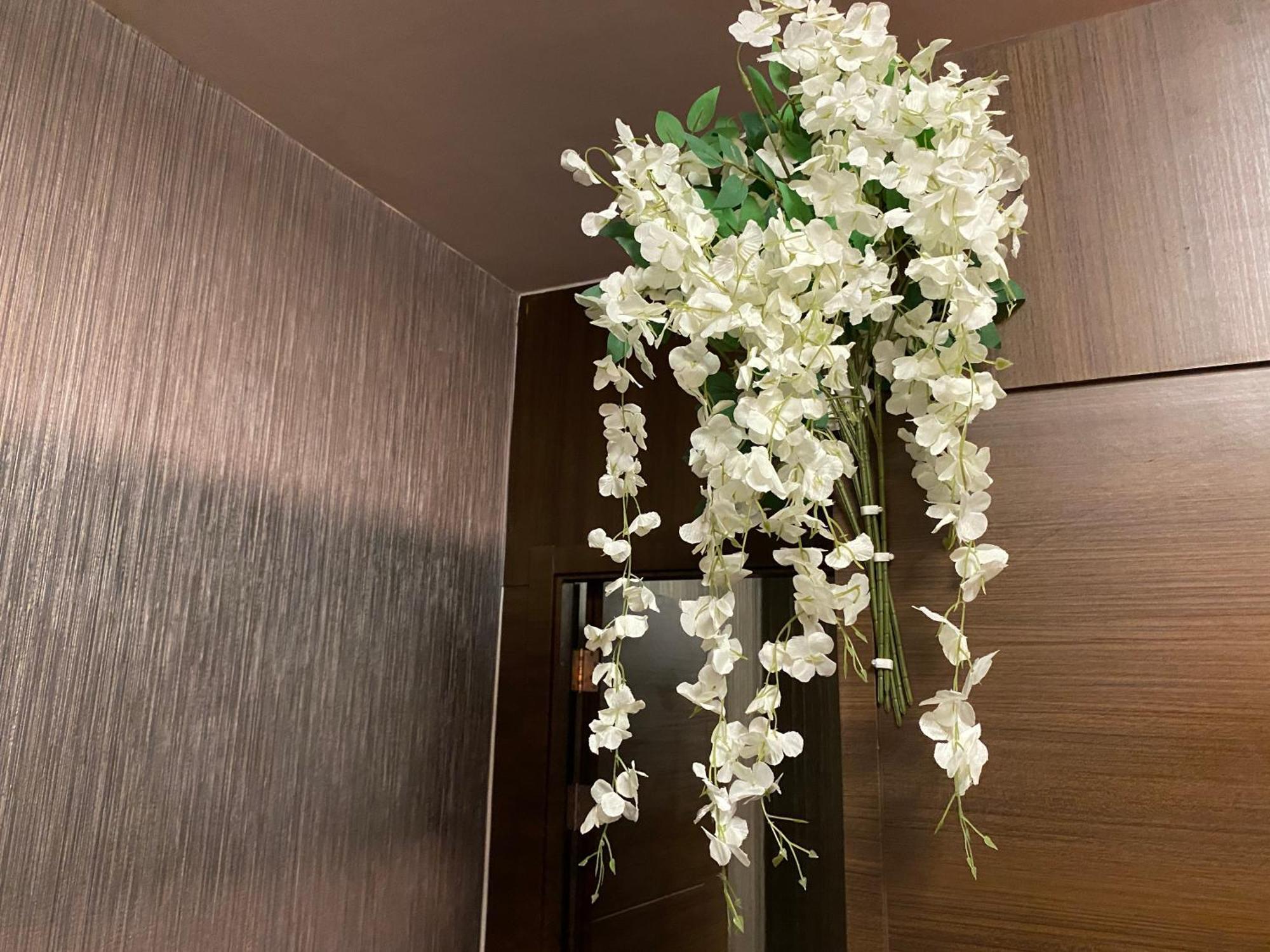 Sleek Sophistication 2 Bedroom Urban Oasis Makati 300 Mbps Superfast Apartment