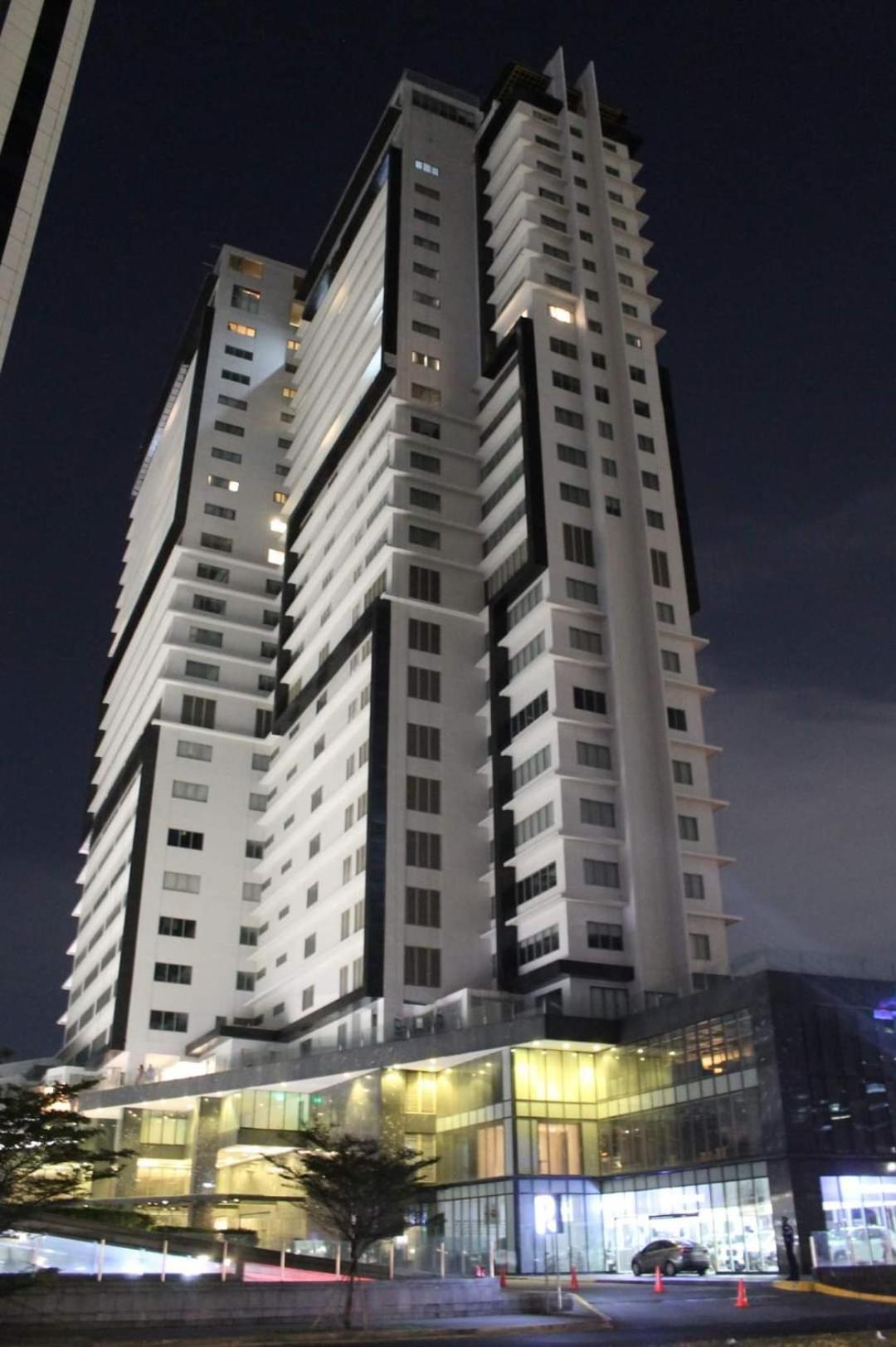 Super View 2 Bdrm In Modern Bgc Apartamento *