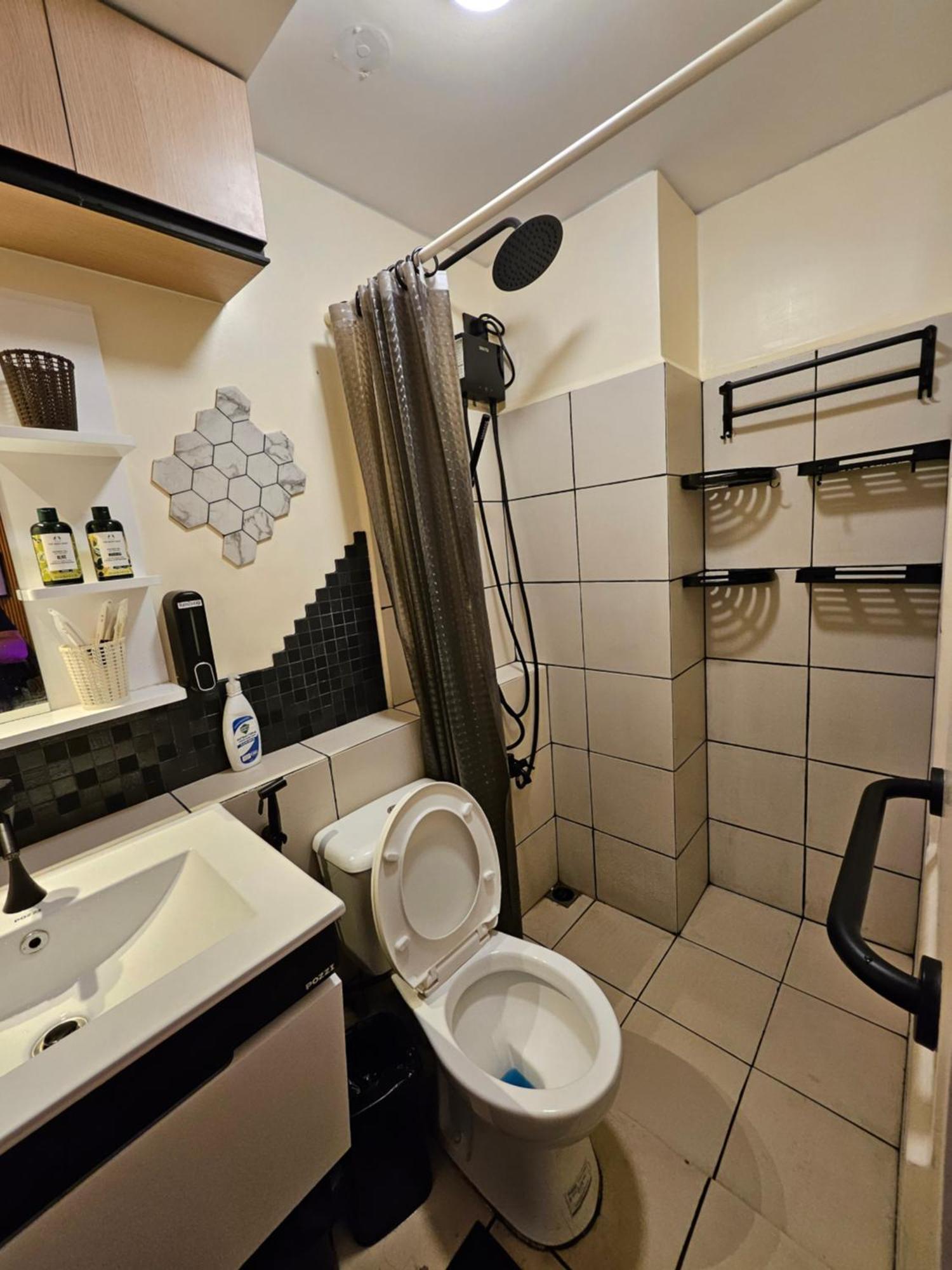 Dlighful Pad's Massagechair Freeparking Bar Park Garden * Manila
