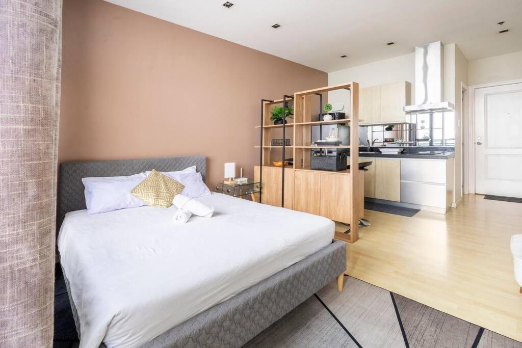 Modern Furnished Penthse View On Say